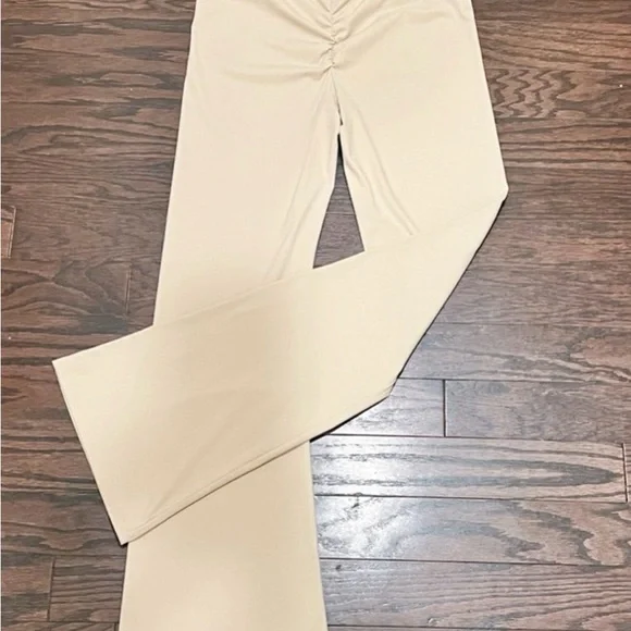 Forever 21 Active Leggings L Desert Sand
Beige NWT - Picture 5 of 11